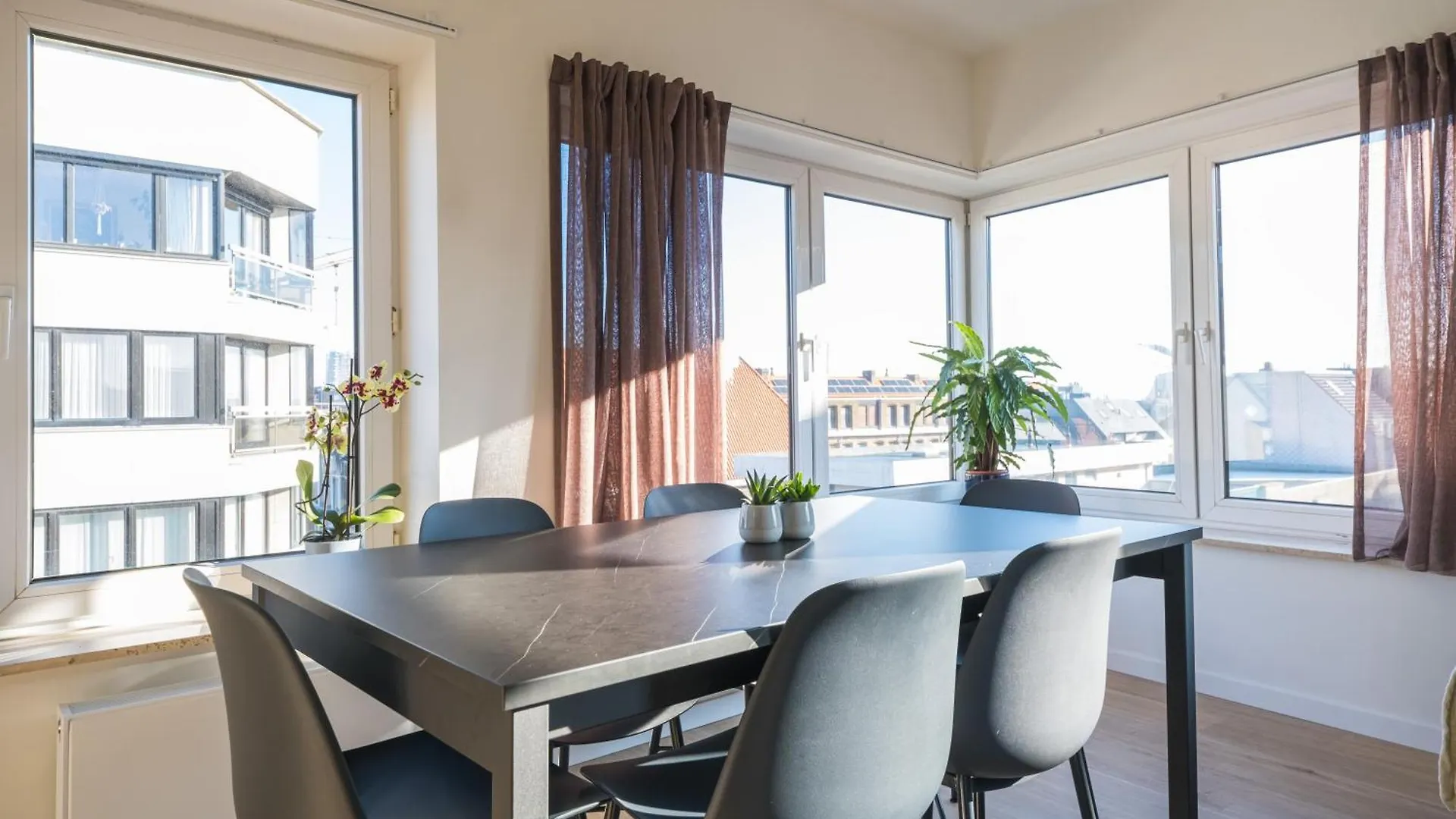 The Bright Cosy Corner Apartment Ostend